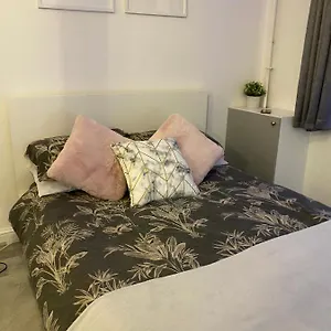 https://luxury-1-bedroom-apartment.brighton-hotels-england.com