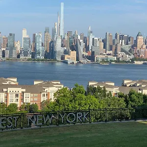https://lovely-cozy-apt-west-ny-nj-excellent-transportation-12.us-newyorkcity.com