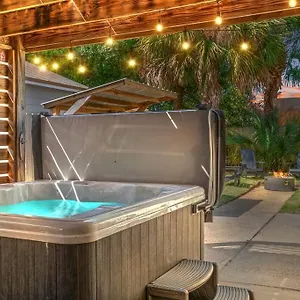 Holiday home Seaside Serenity: Coastal Beach With Outdoor Living, Panama City Beach